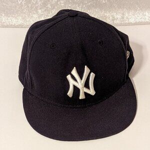 Men’s New York Yankees Black Cap NWOT